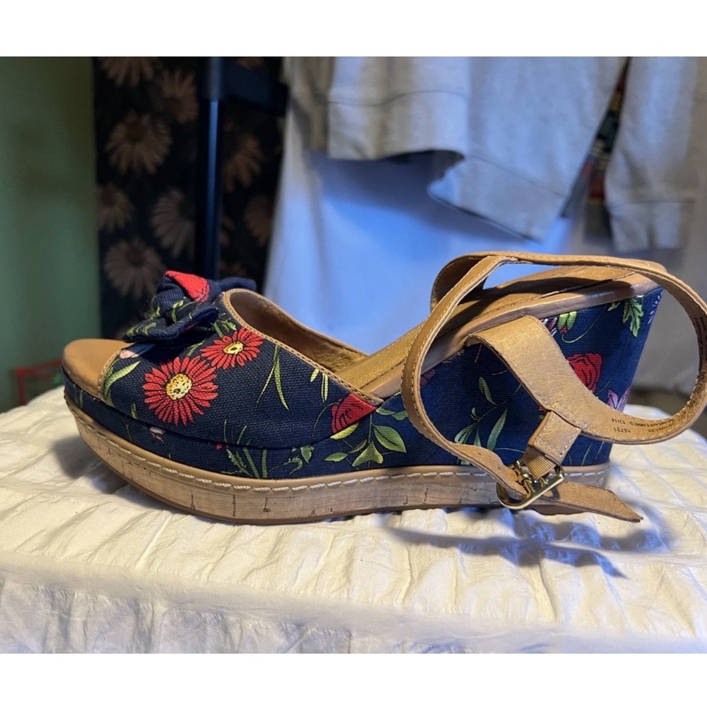 Clark’s cushioned Floral Navy Wedge Sandals 8M - Picture 5 of 12